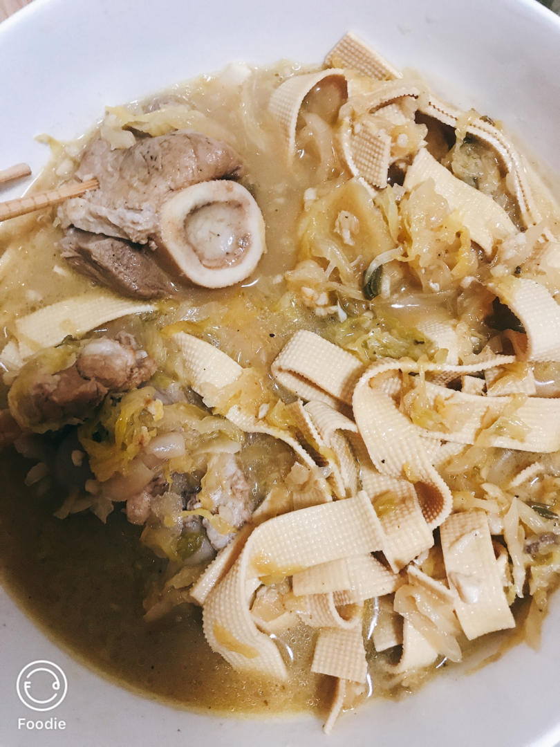 酸菜炖五花肉