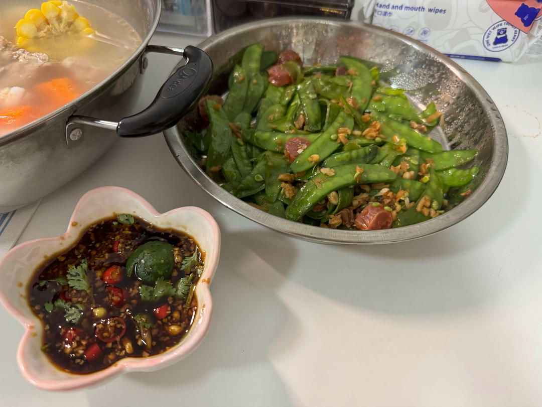 无比简单的荷兰豆炒腊肠，营养又好吃～！