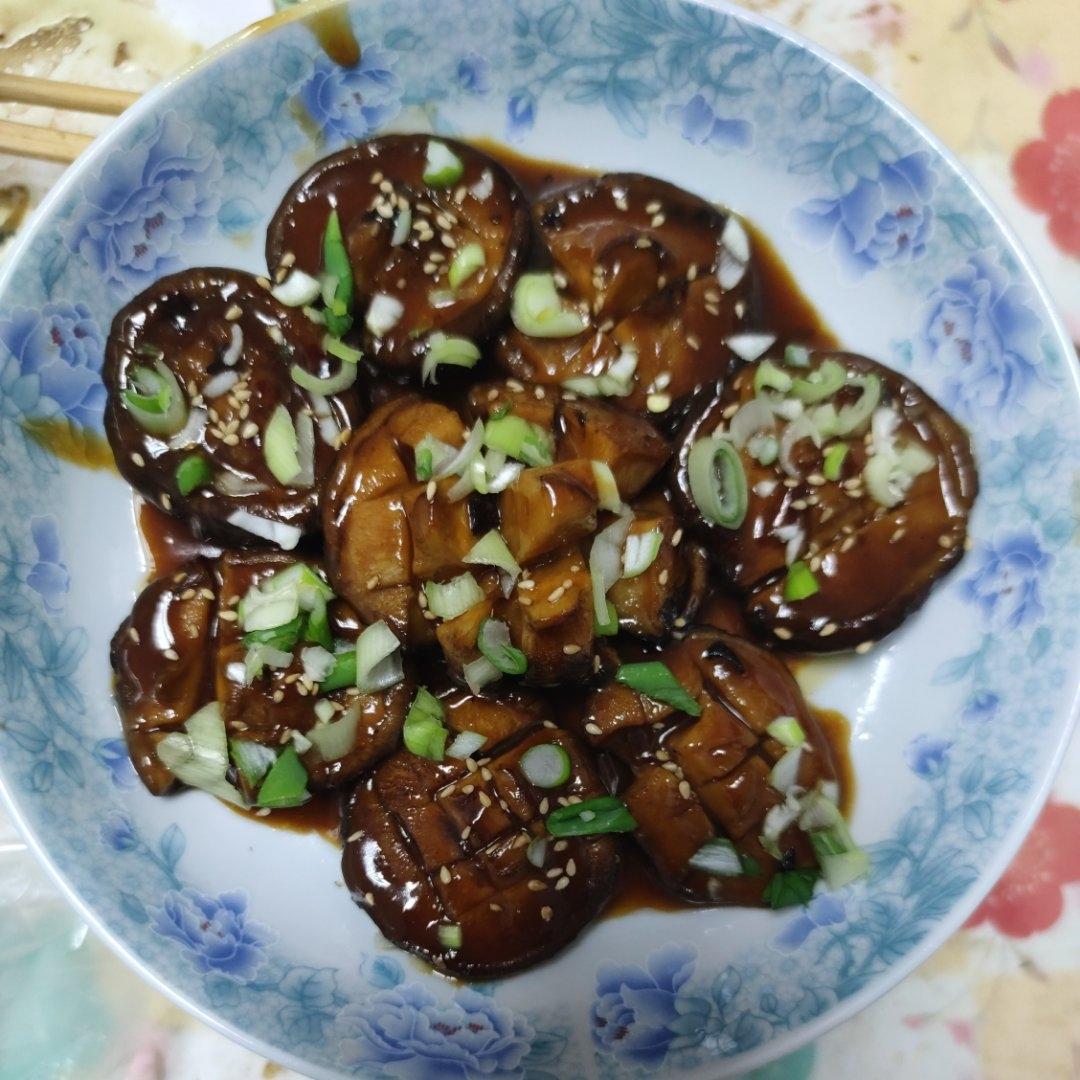 鲜嫩多汁，比鲍鱼还好吃红烧香菇
