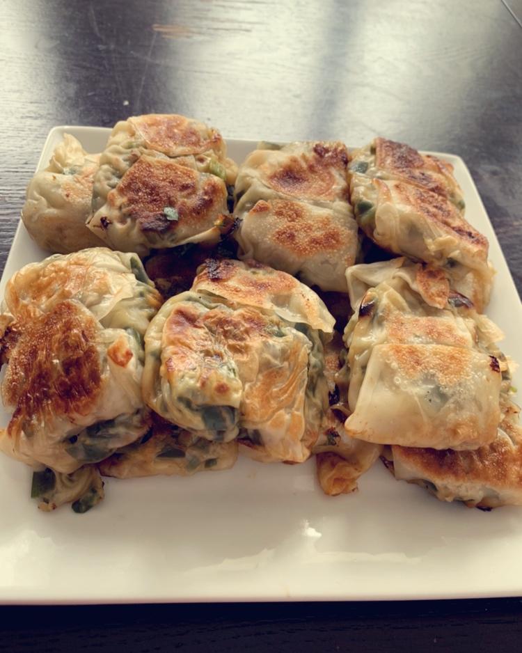 皮薄馅多的韭菜盒子