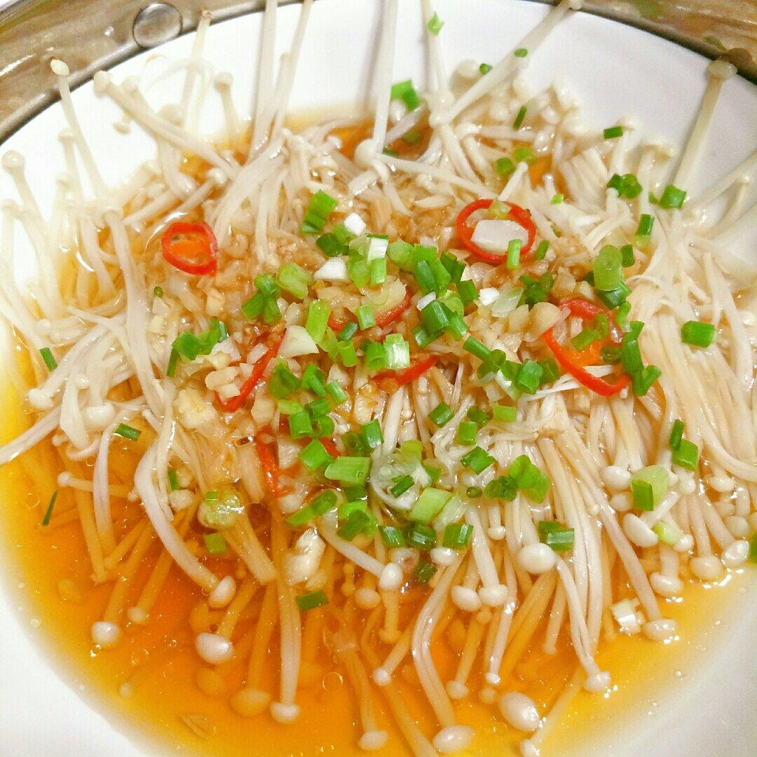 一口上瘾的蒜蓉金针菇