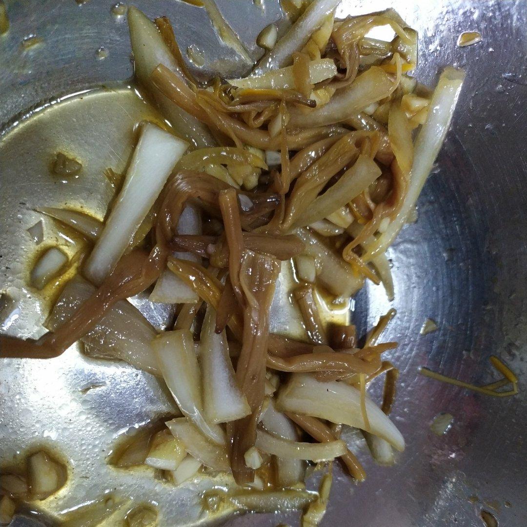凉拌黄花菜