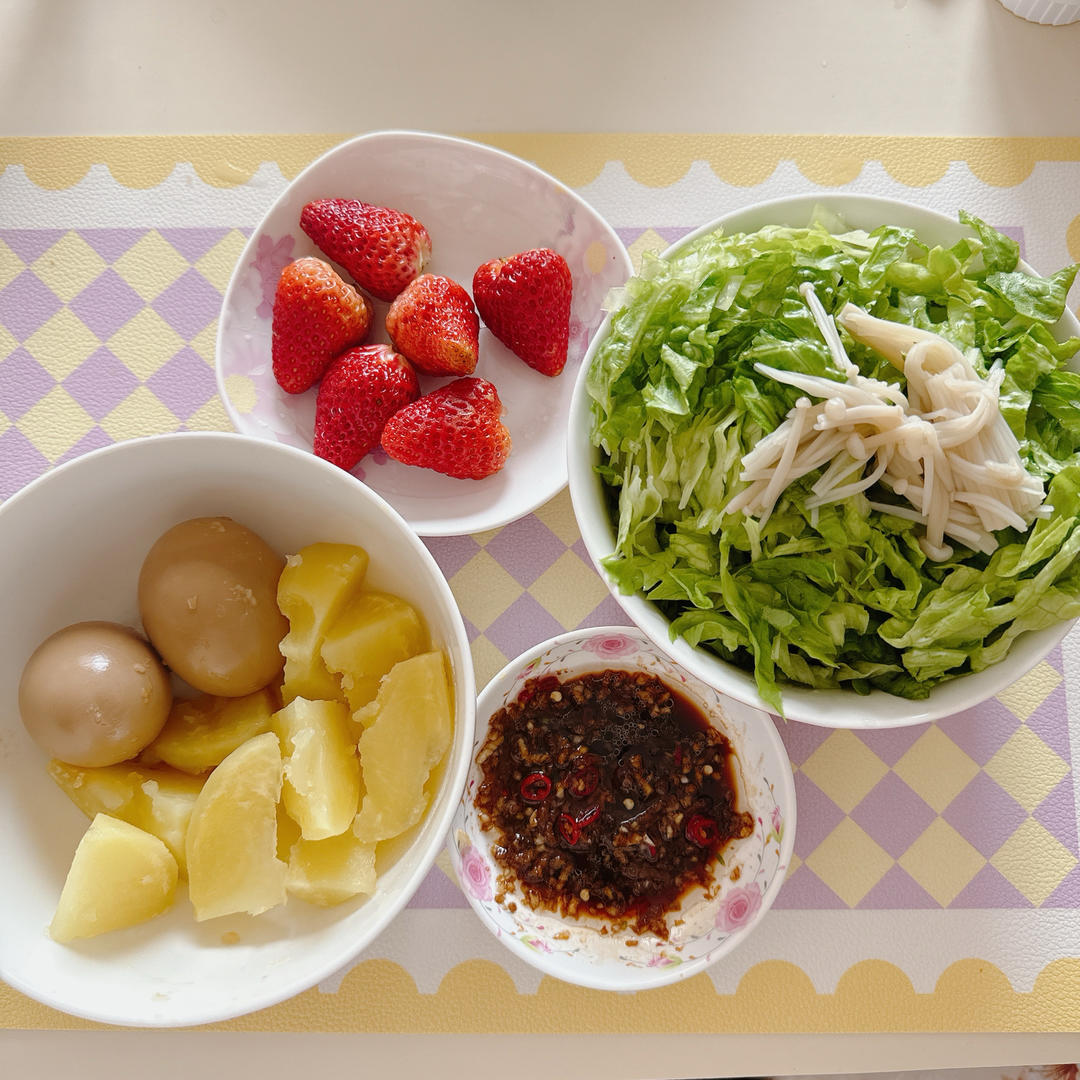 土豆泥鸡蛋生菜沙拉-减脂餐