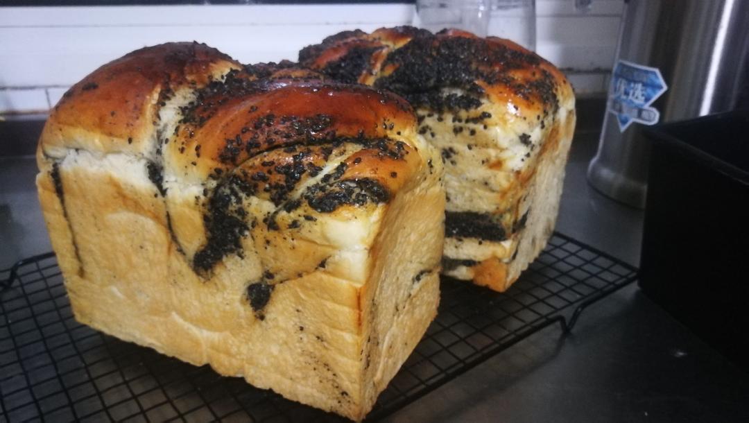 料多多系列--黑芝麻奶酥小吐司