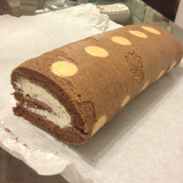 可可奶油波点蛋糕卷