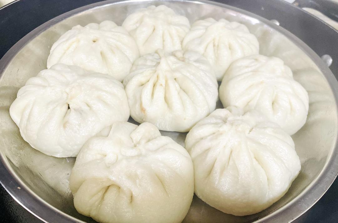 松软多汁的肉包子