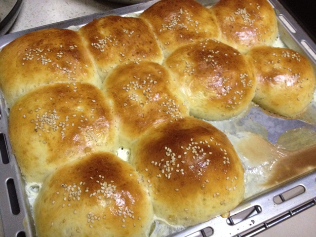 大人小孩都爱不释口的【蜂蜜牛奶小餐包】