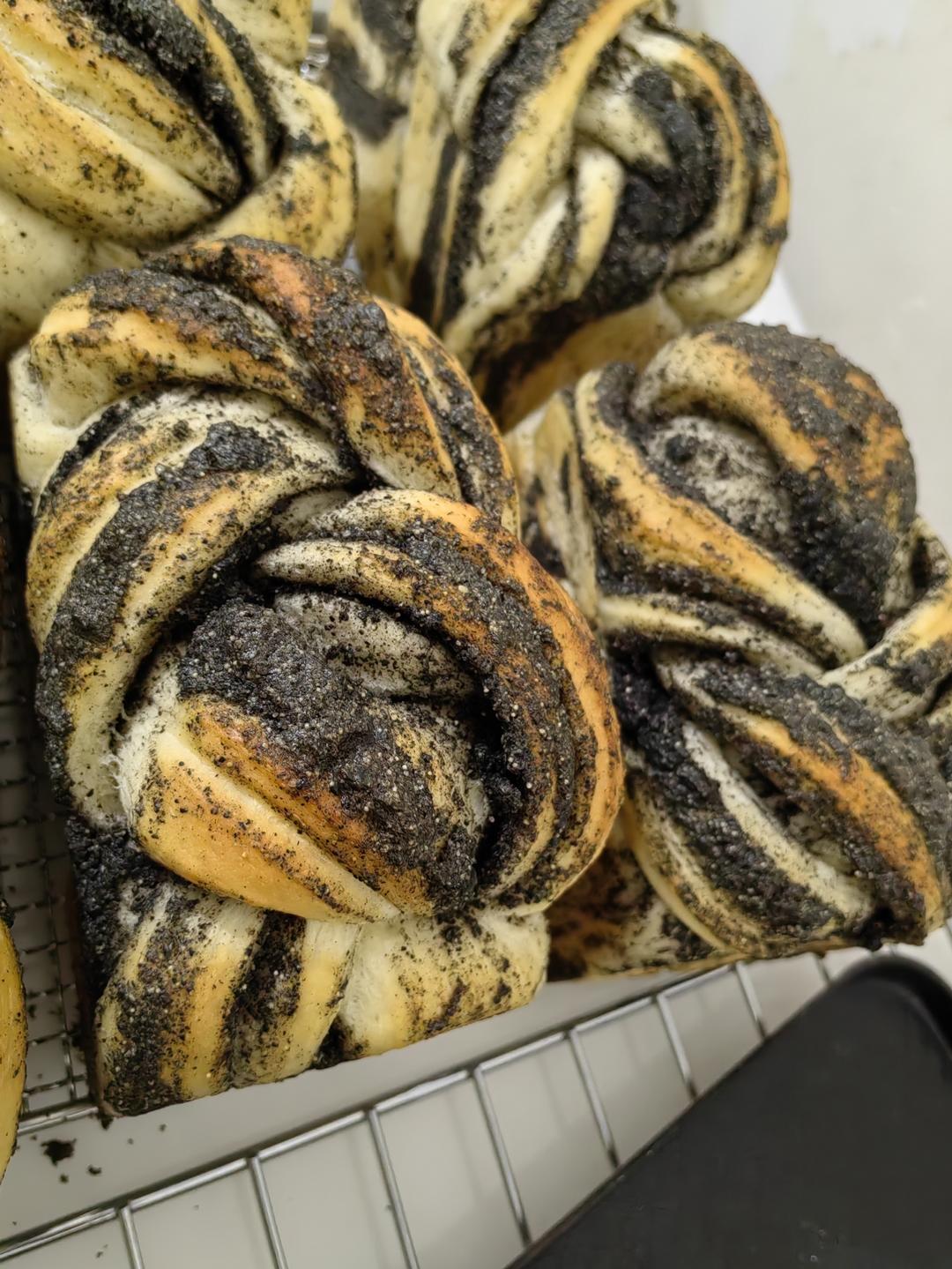 料多多系列--黑芝麻奶酥小吐司