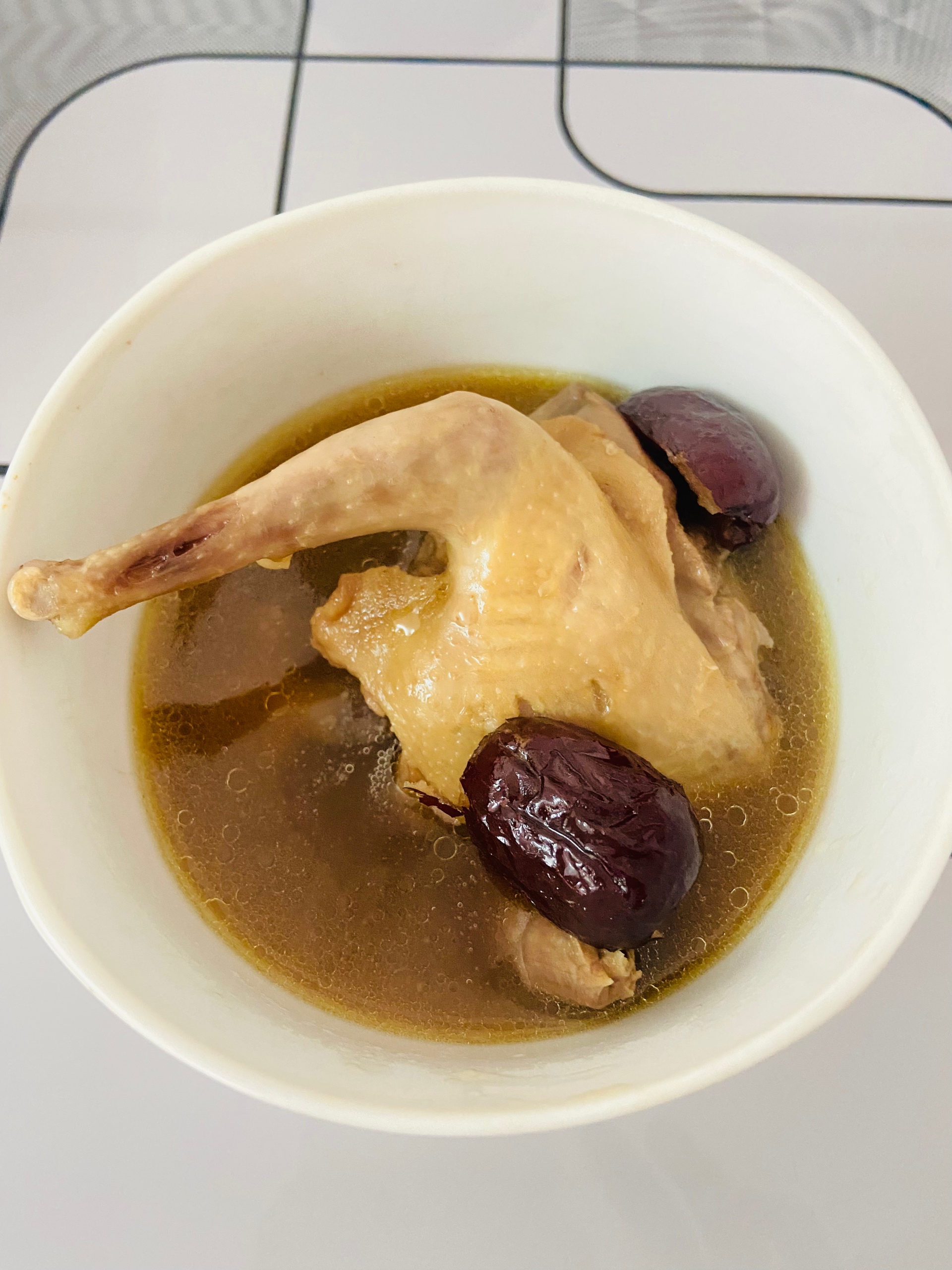 干了这碗美容养颜的滋补靓汤：阿胶鸽子汤的做法