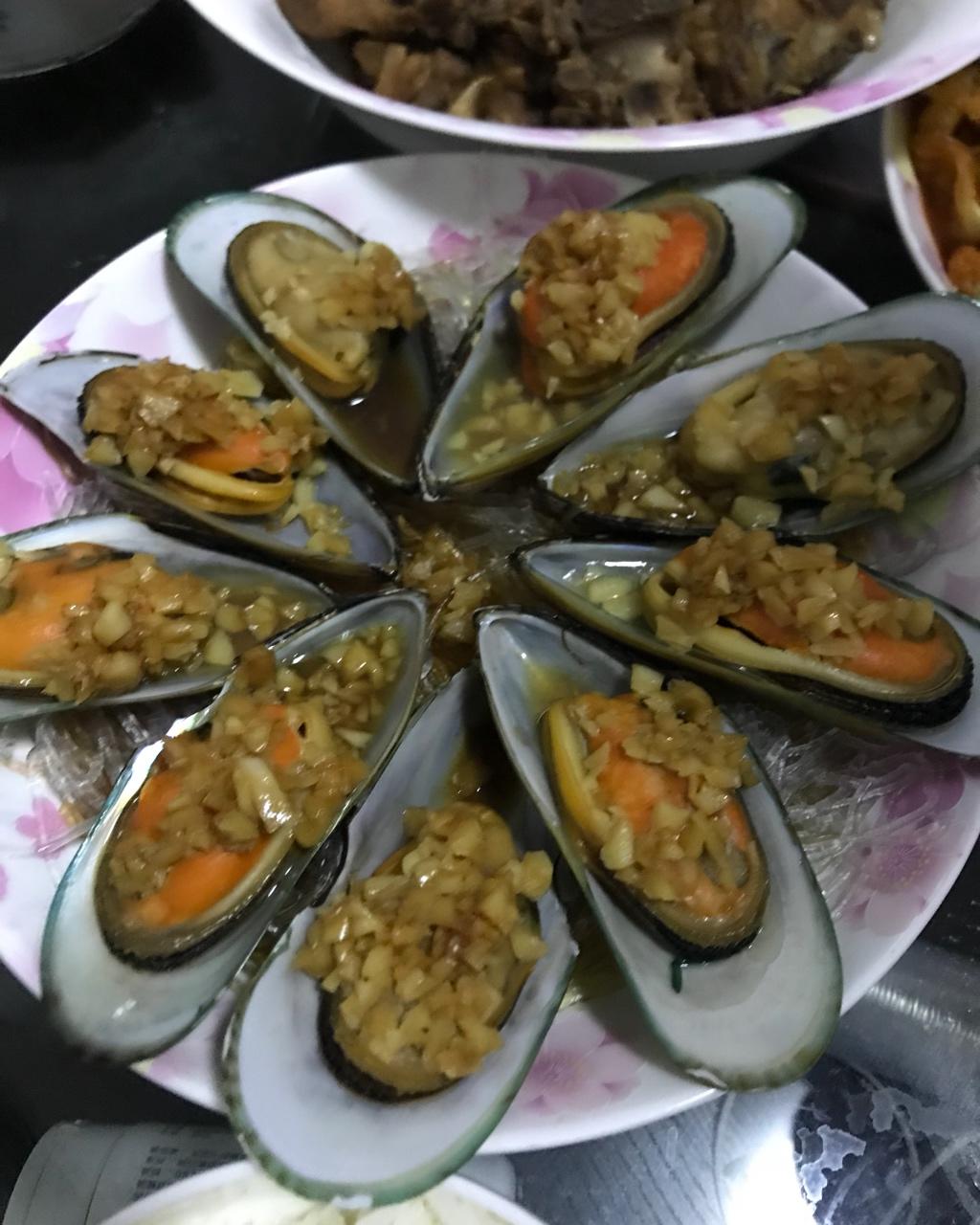 蒜蓉粉丝蒸扇贝