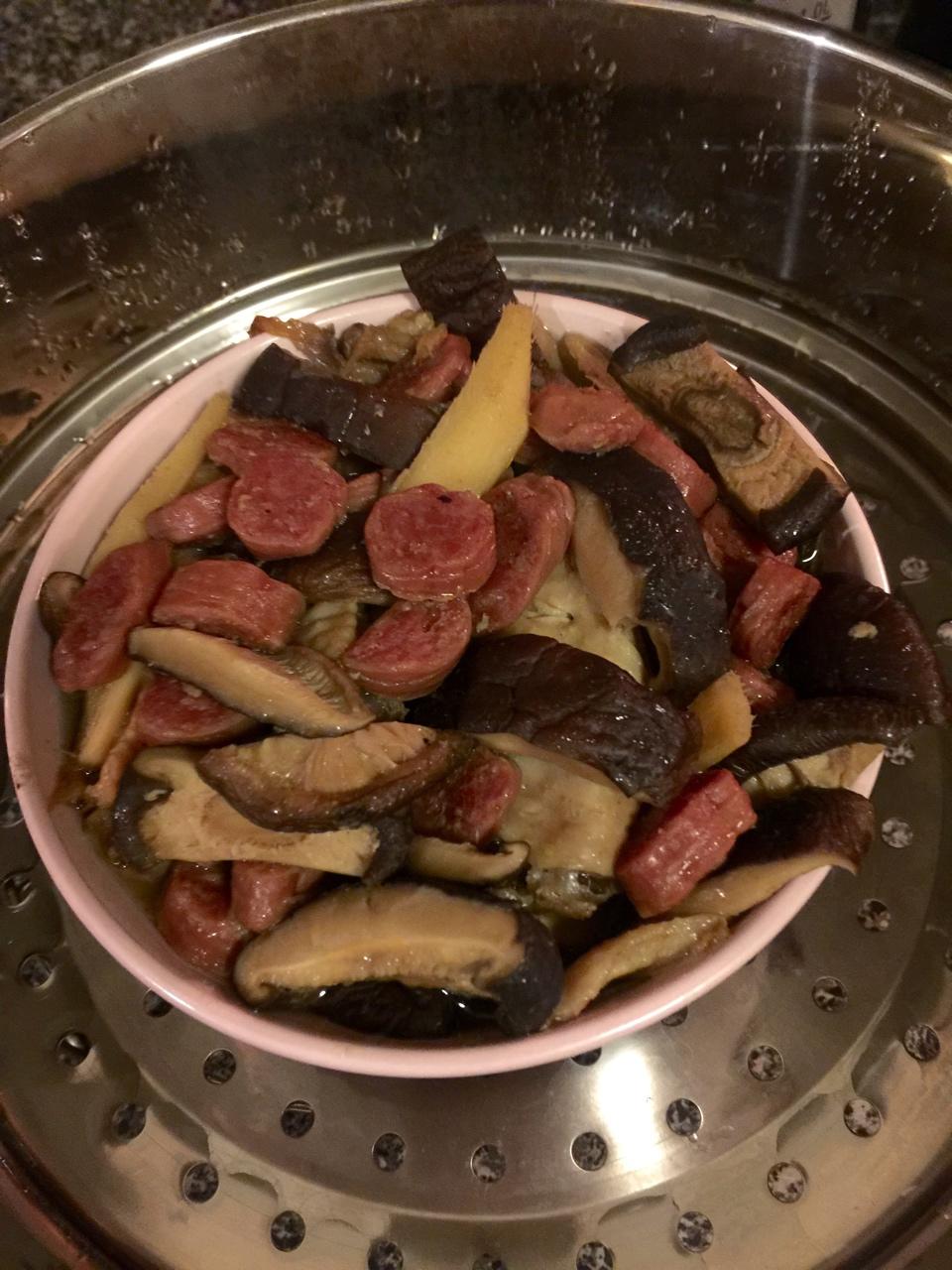 腊肠蒸鸡翅