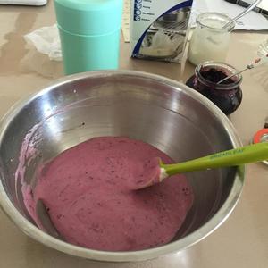 膳魔师魔法焖烧罐－草莓桑葚酱酸奶冰激凌的做法 步骤7