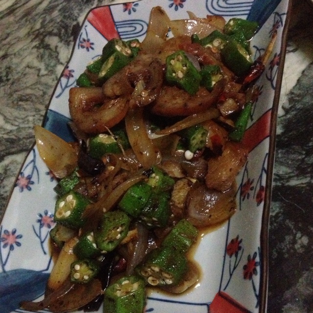 五花肉炒秋葵