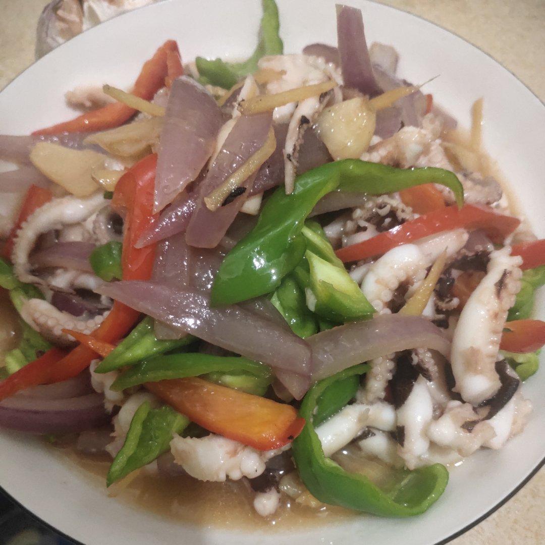 两步搞定脆嫰鲜美的葱爆八爪鱼