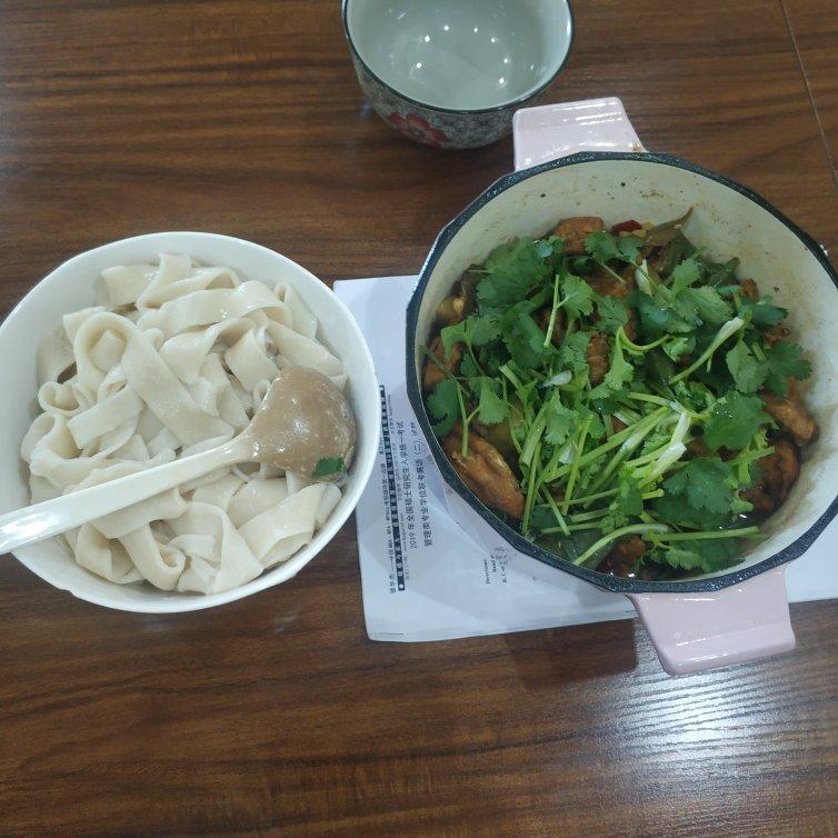 新疆特色大盘鸡（附加皮带面做法）