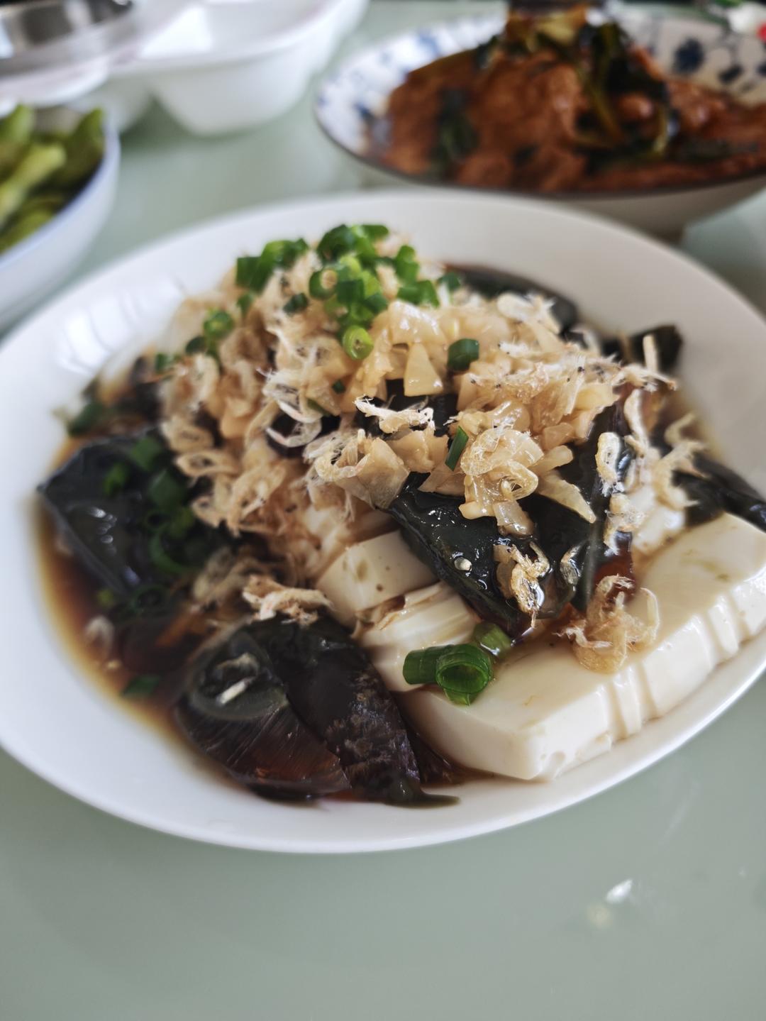 皮蛋拌豆腐