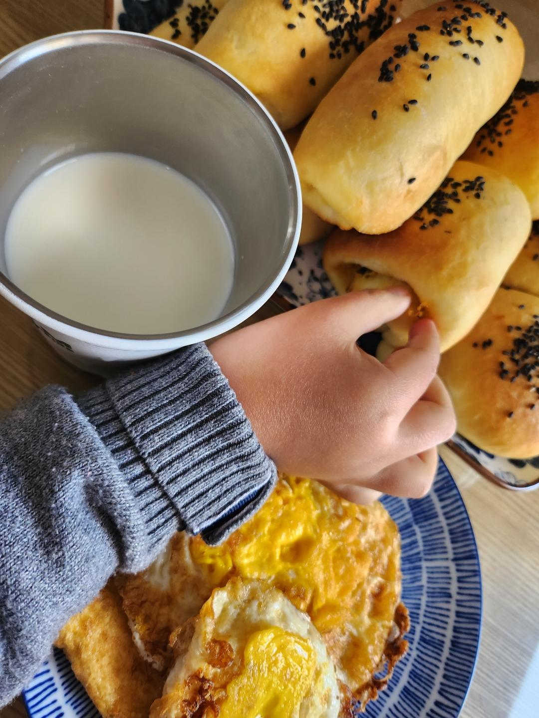 超满足超软肉松小面包