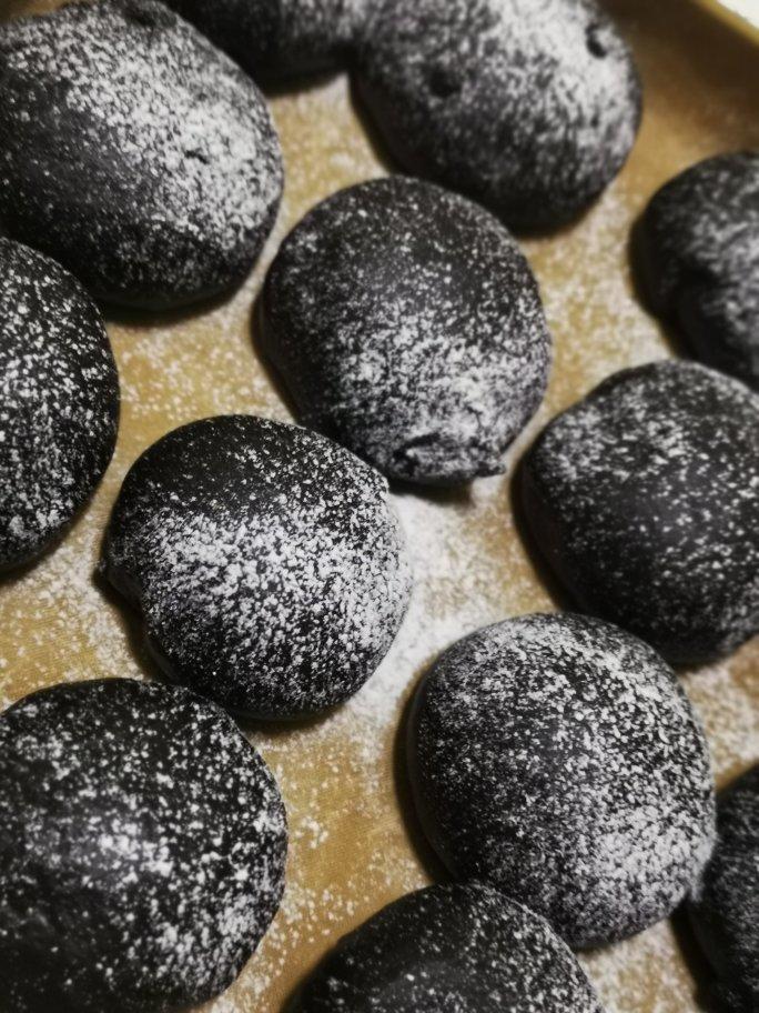 双重巧克力爆浆小餐包