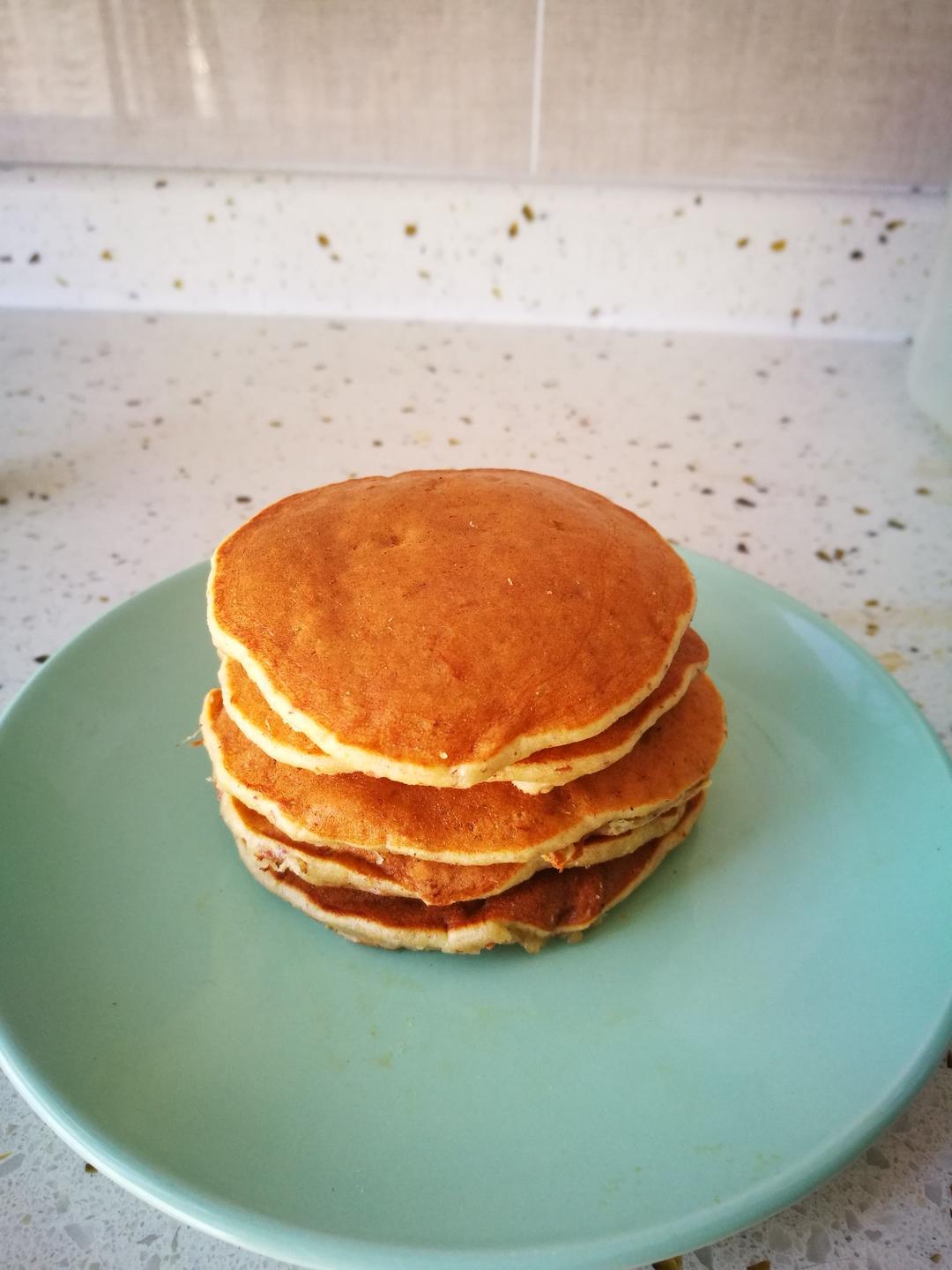 【减脂早餐】无油香蕉松饼（超简单）