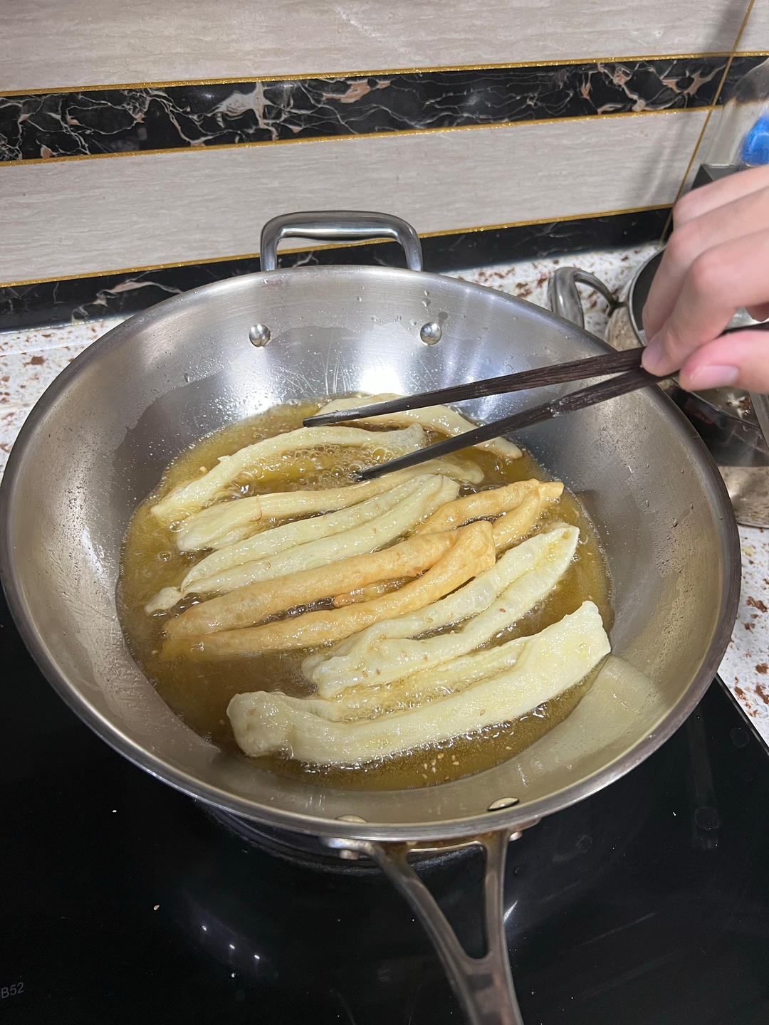 健康美味的家庭自制炸油条-只用酵母一次发酵