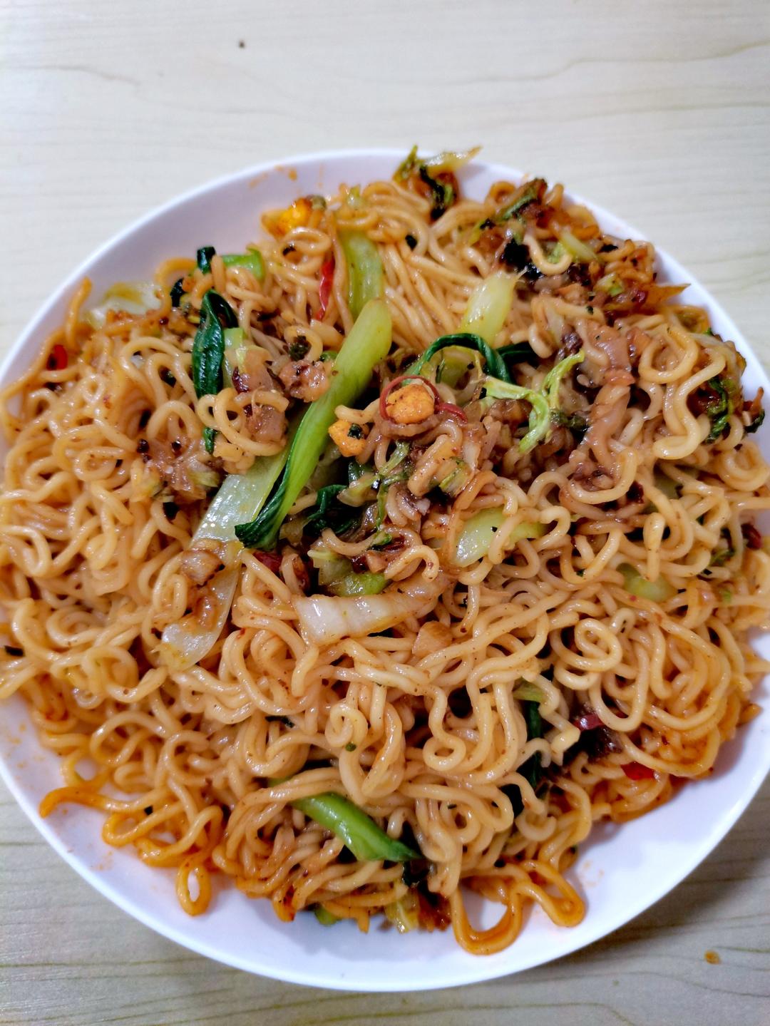 秒杀路边摊的炒方便面