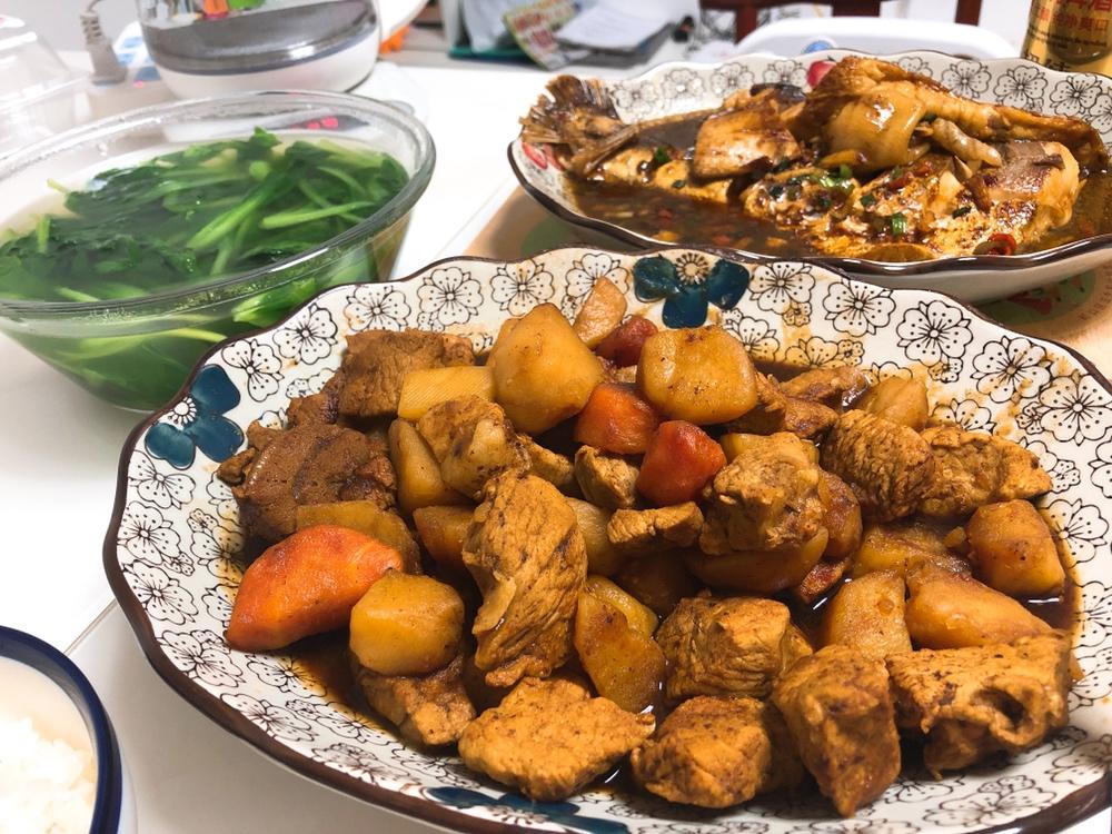 红烧肉炖土豆