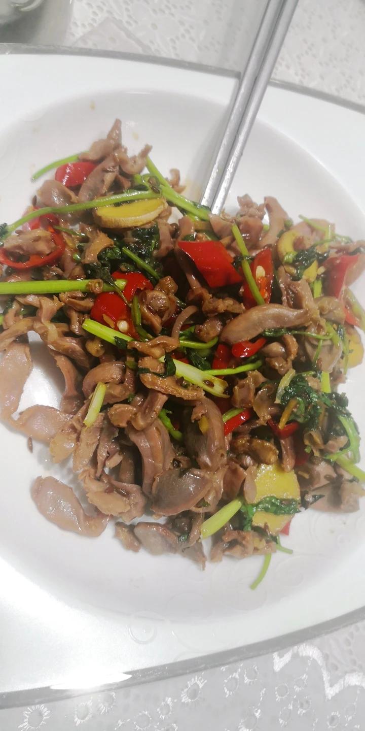 爆炒鸡胗