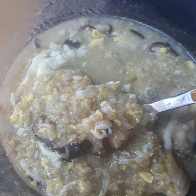 （减脂）白菜香菇滑蛋燕麦粥的做法
