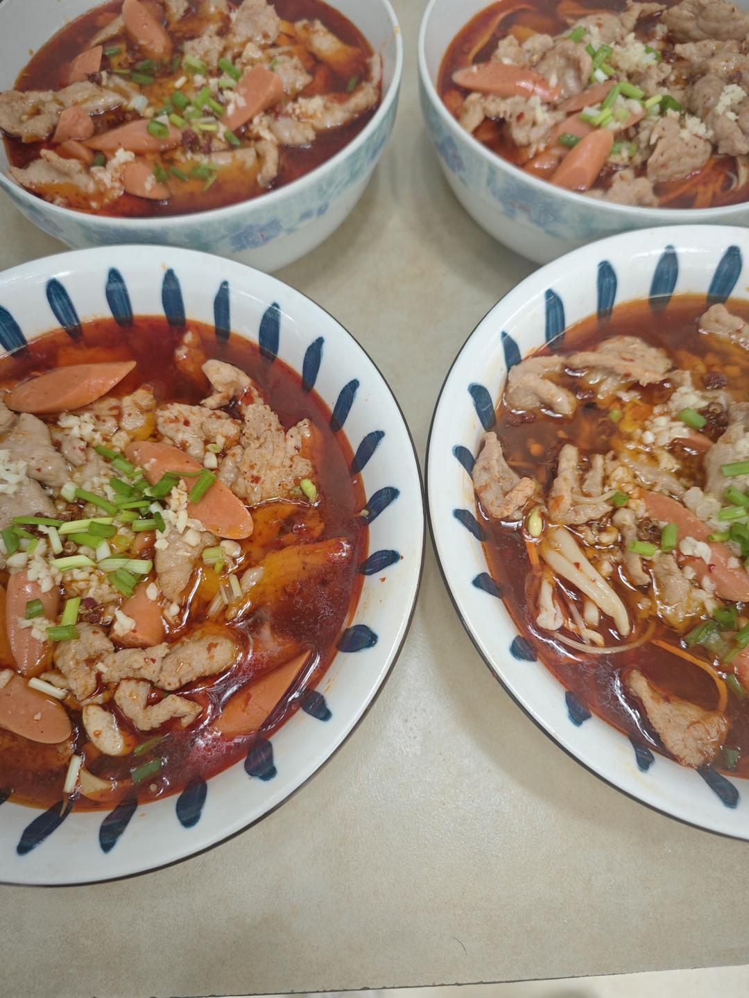 跟四川朋友学的水煮肉片 这也太香了！！