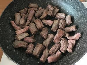 酱烧牛肉盖饭的做法 步骤2