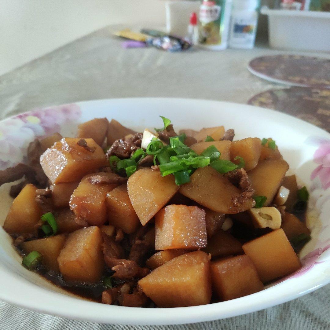 肉末土豆浇饭