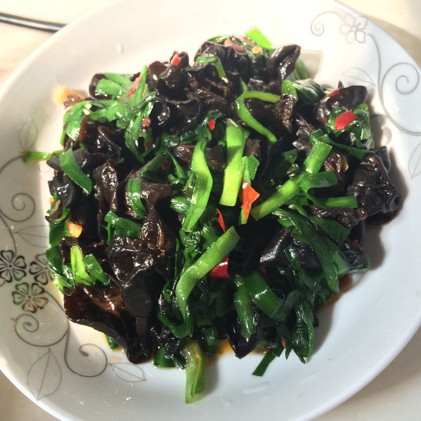 唐唐唐小璐做的木耳韭菜炒肉片