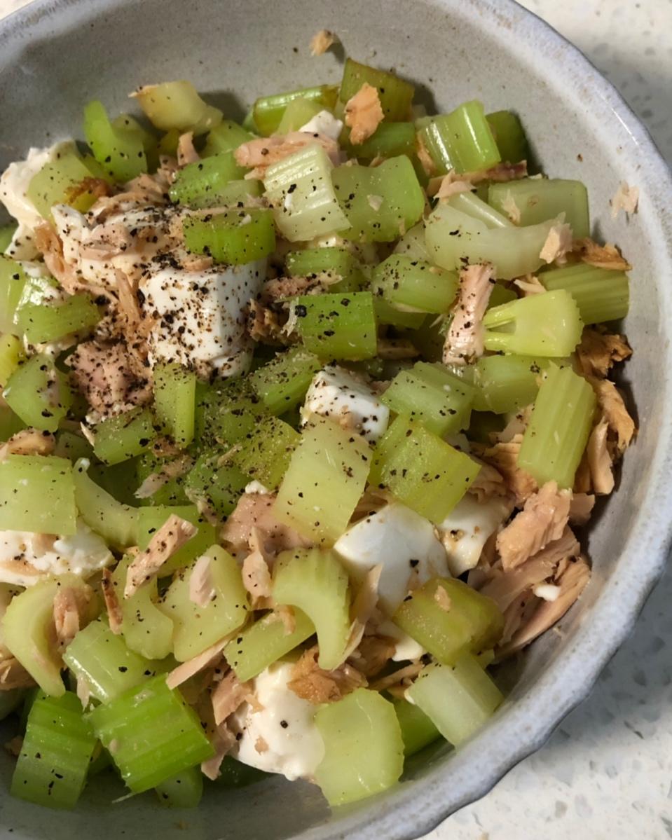 香醋拌芹菜金枪鱼豆腐【优质蛋白质】