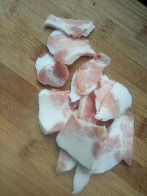 茄子花蛤炖五花肉的做法 步骤2