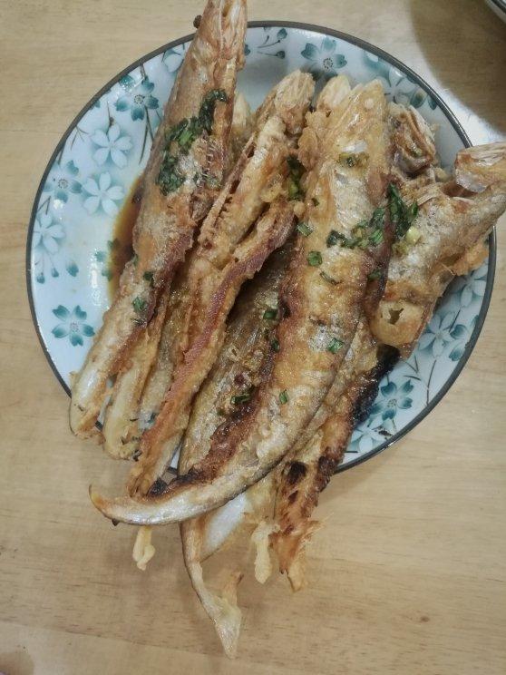 酥炸凤尾鱼