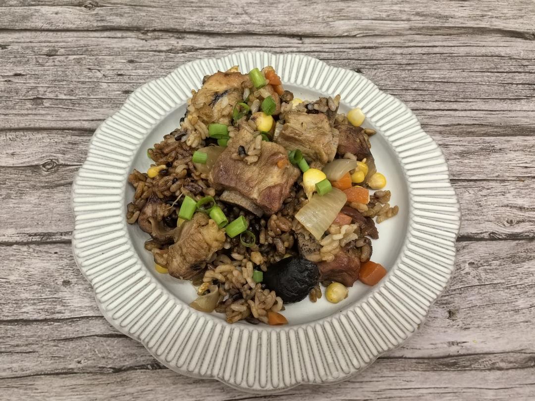 【排骨焖饭】