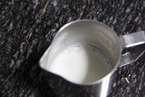 超过网红 |豆乳奶茶（低脂健康不甜腻）的做法 步骤3