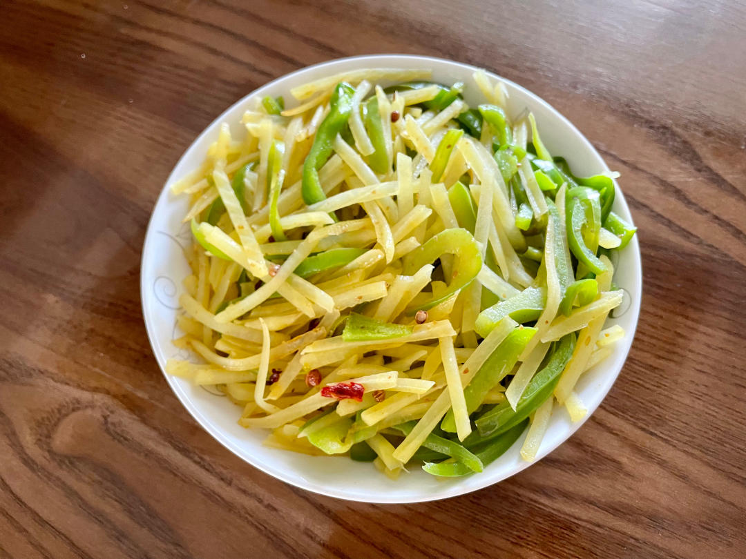 酸辣土豆丝（绝对清脆爽口，比外面卖的好吃，有诀窍！）