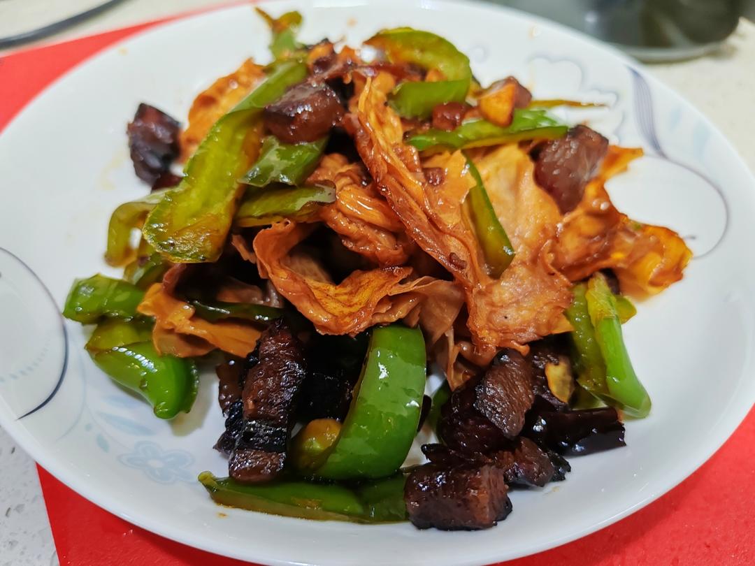 笋干焖腊肉