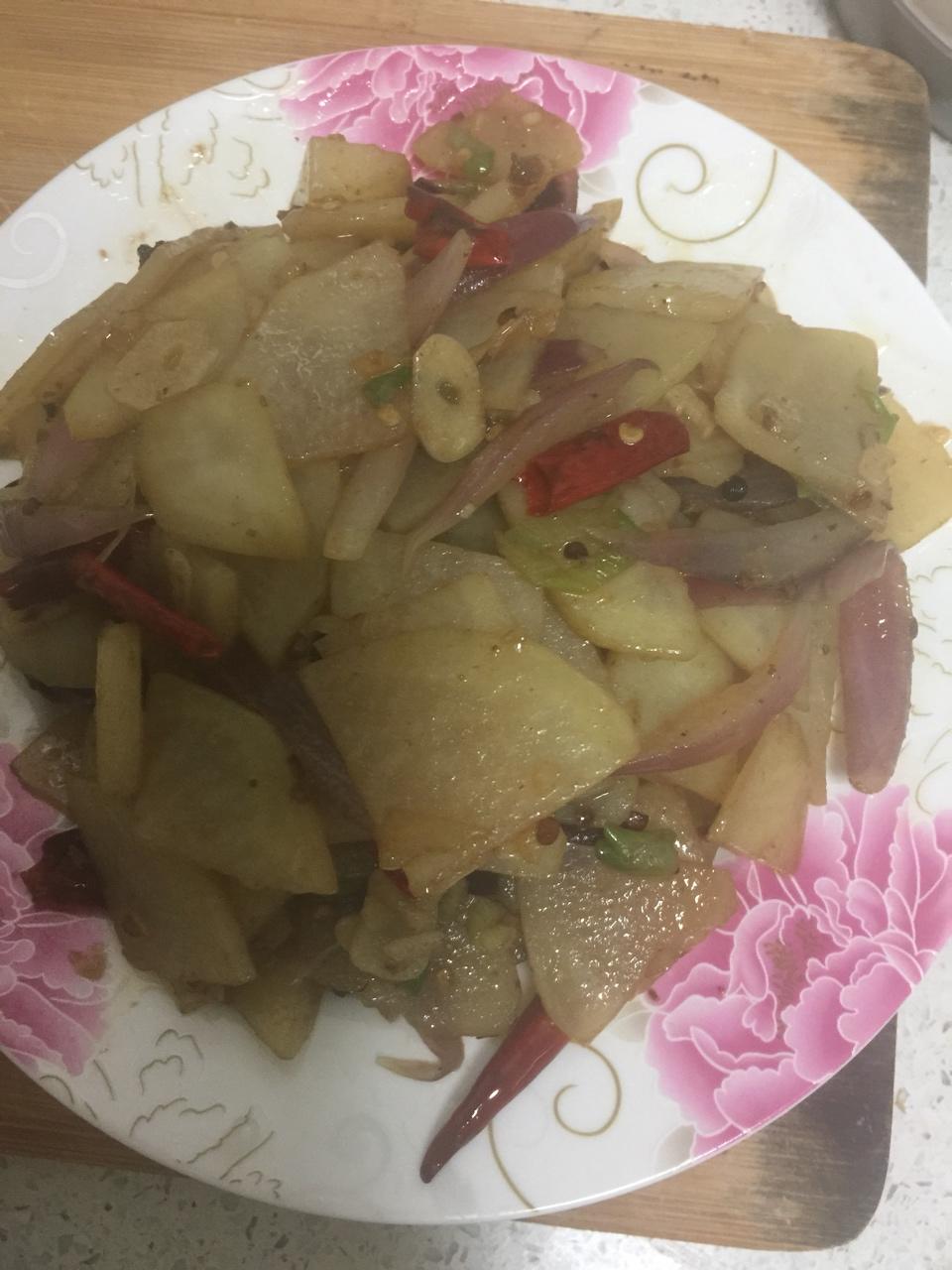 边吃边流泪的「孜然土豆片」