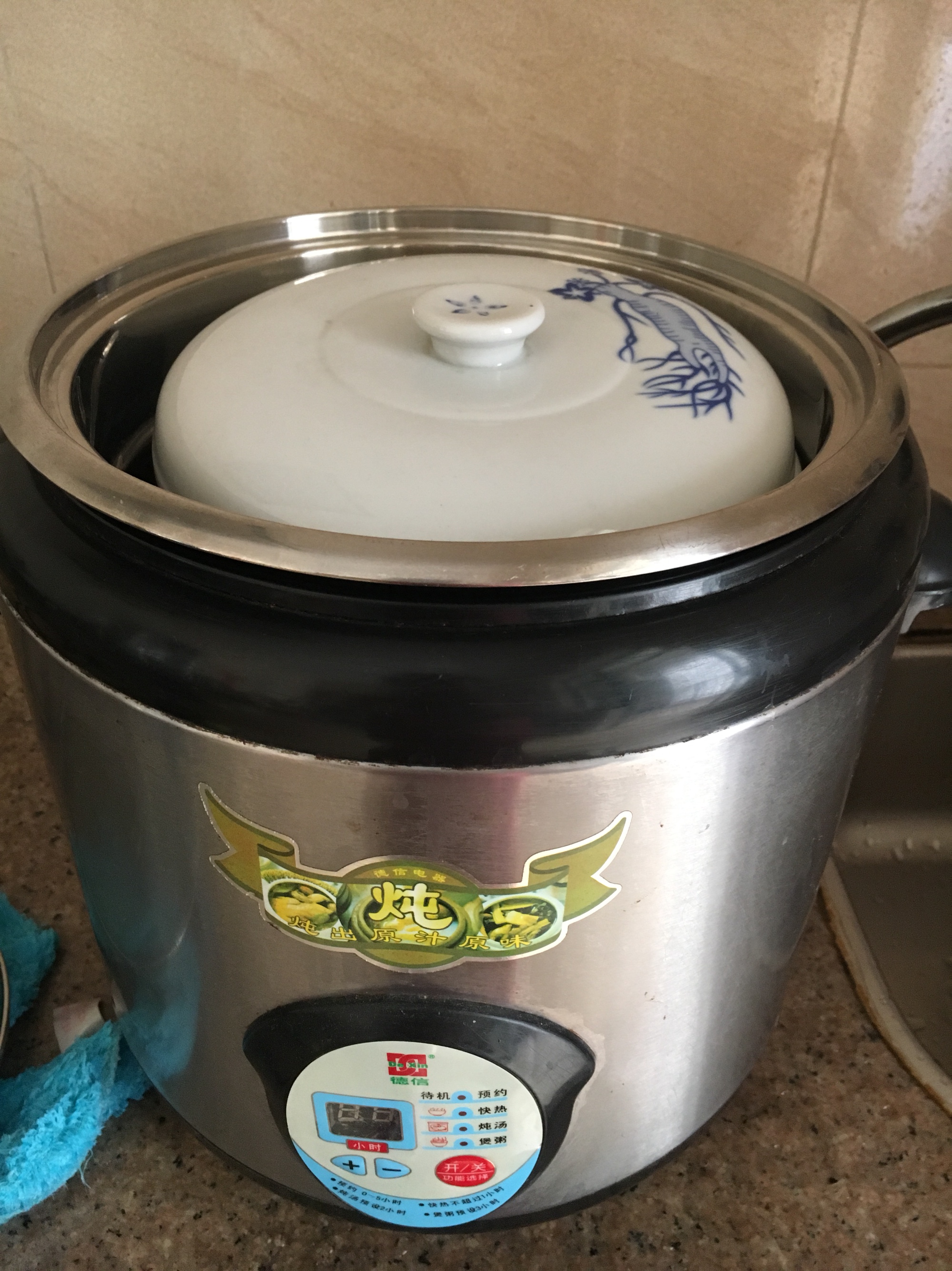 燕窝桃胶雪燕皂角米炖椰浆牛奶的做法 步骤6