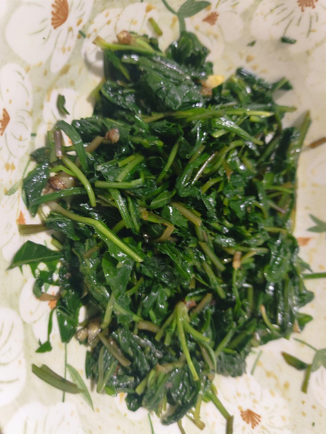 凉拌蒲公英