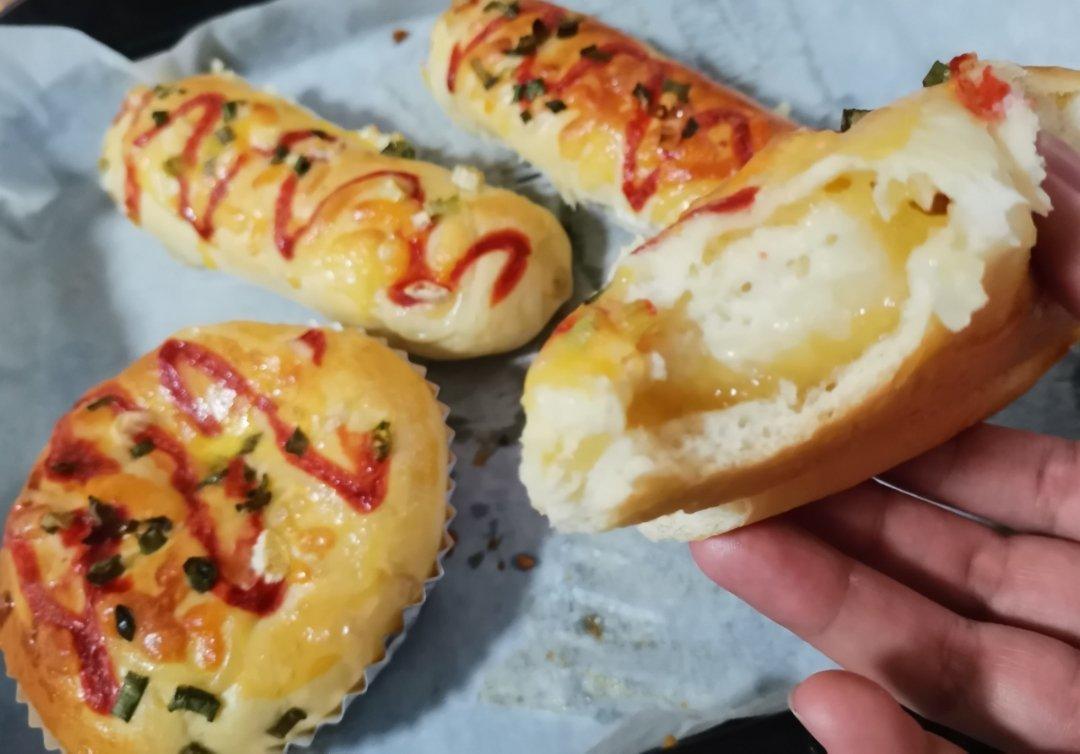 菠萝酱芝士面包