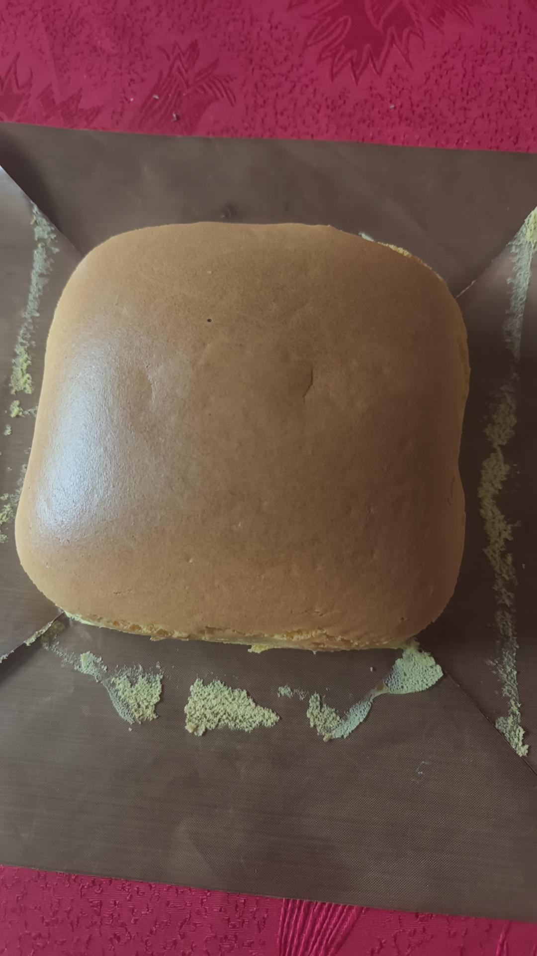 堪比柯基屁股
爆浆芝士🧀古早蛋糕