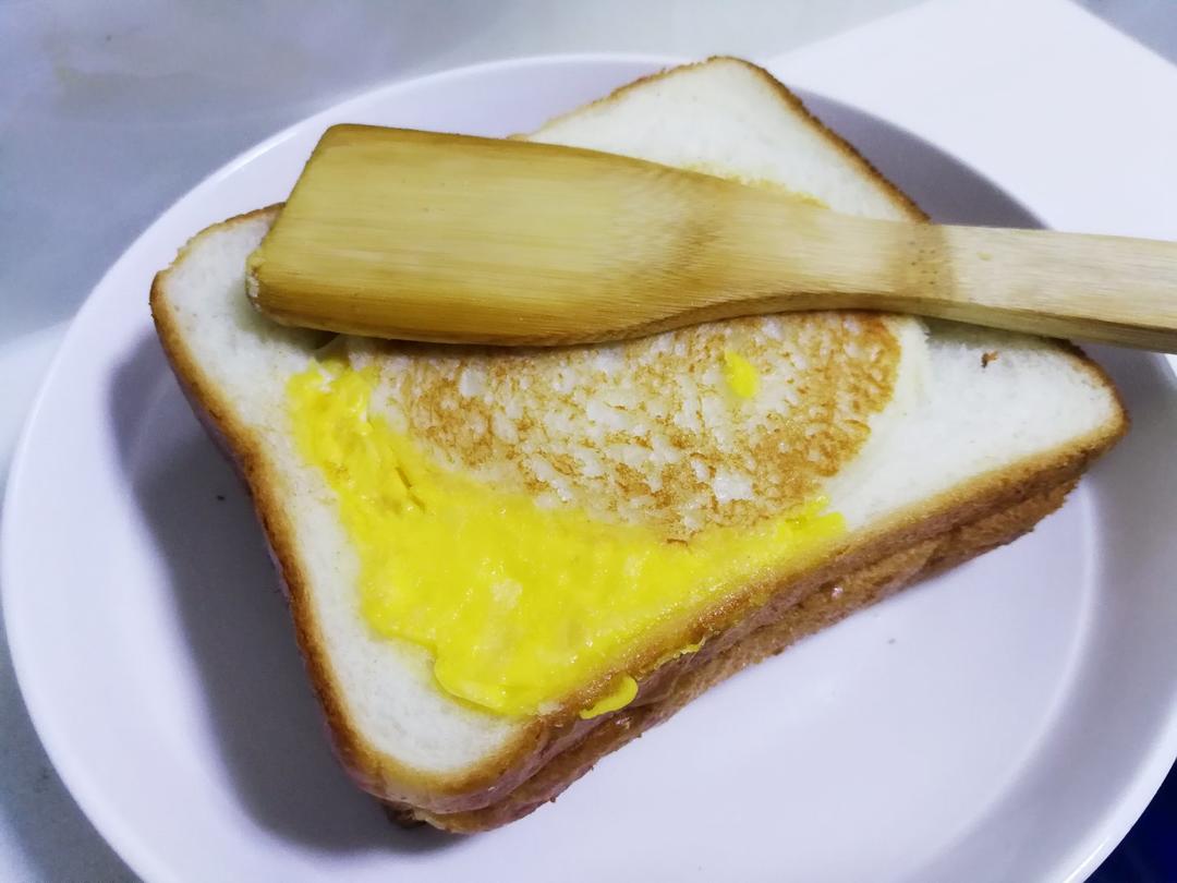 鸡蛋土司