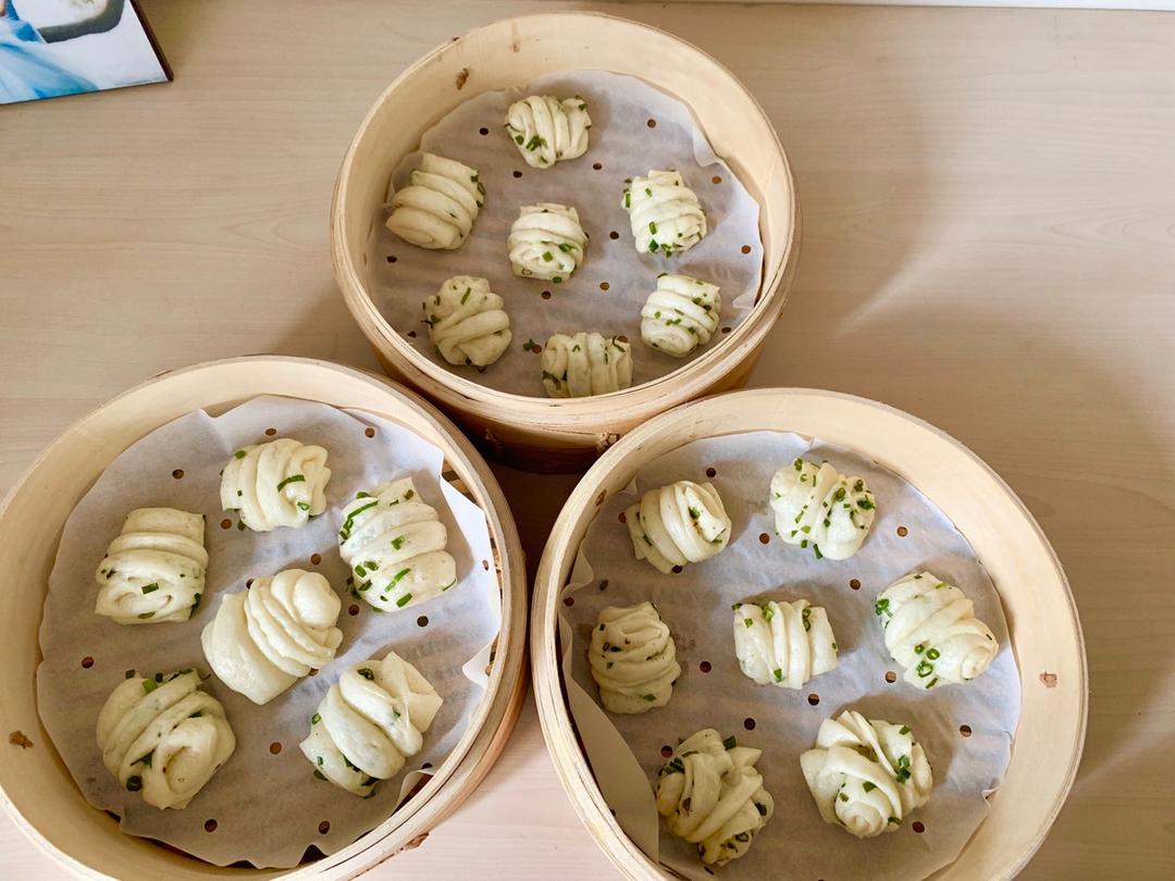 传统的葱油花卷