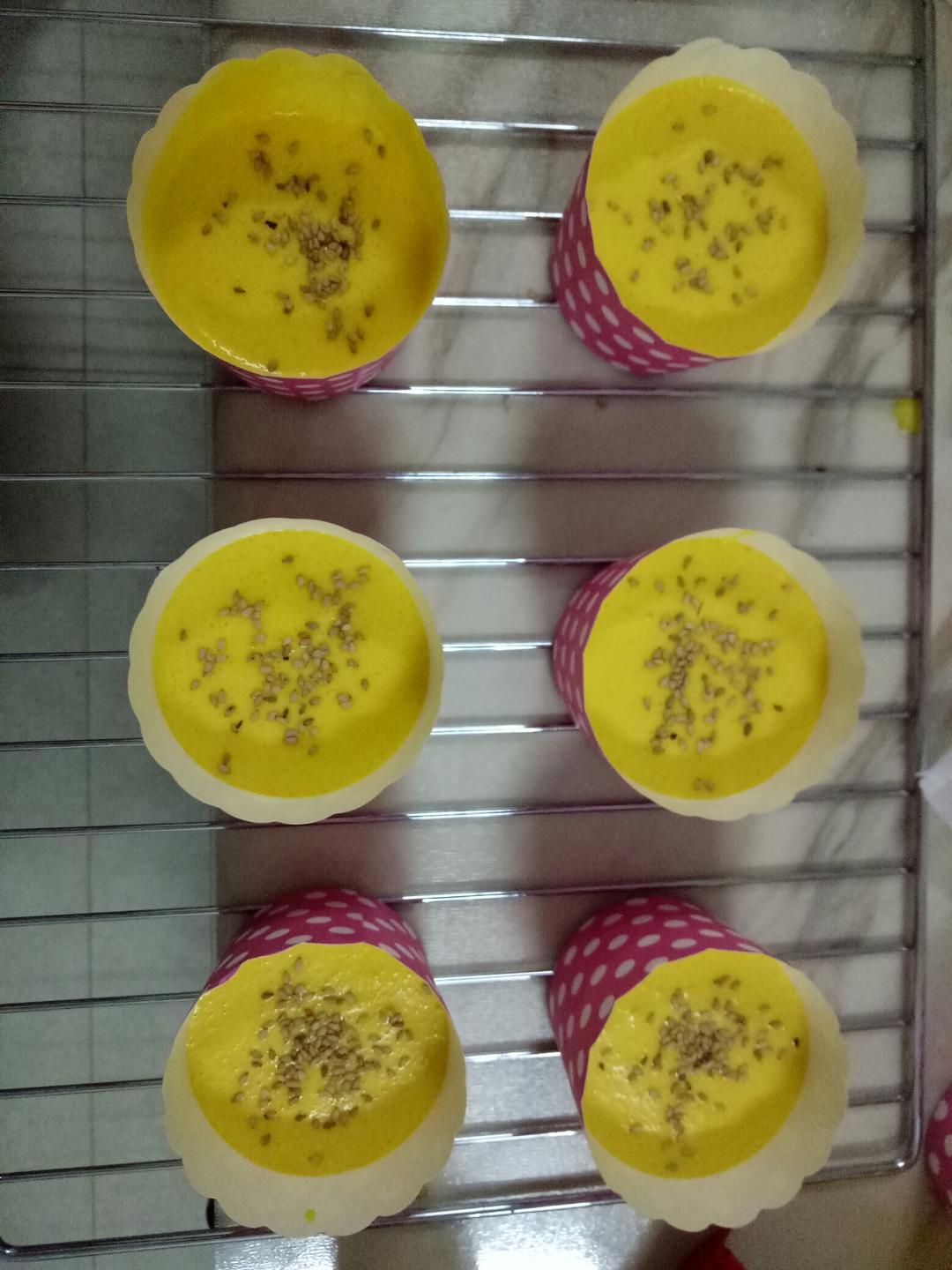 消耗淡奶油之作——淡奶油小蛋糕