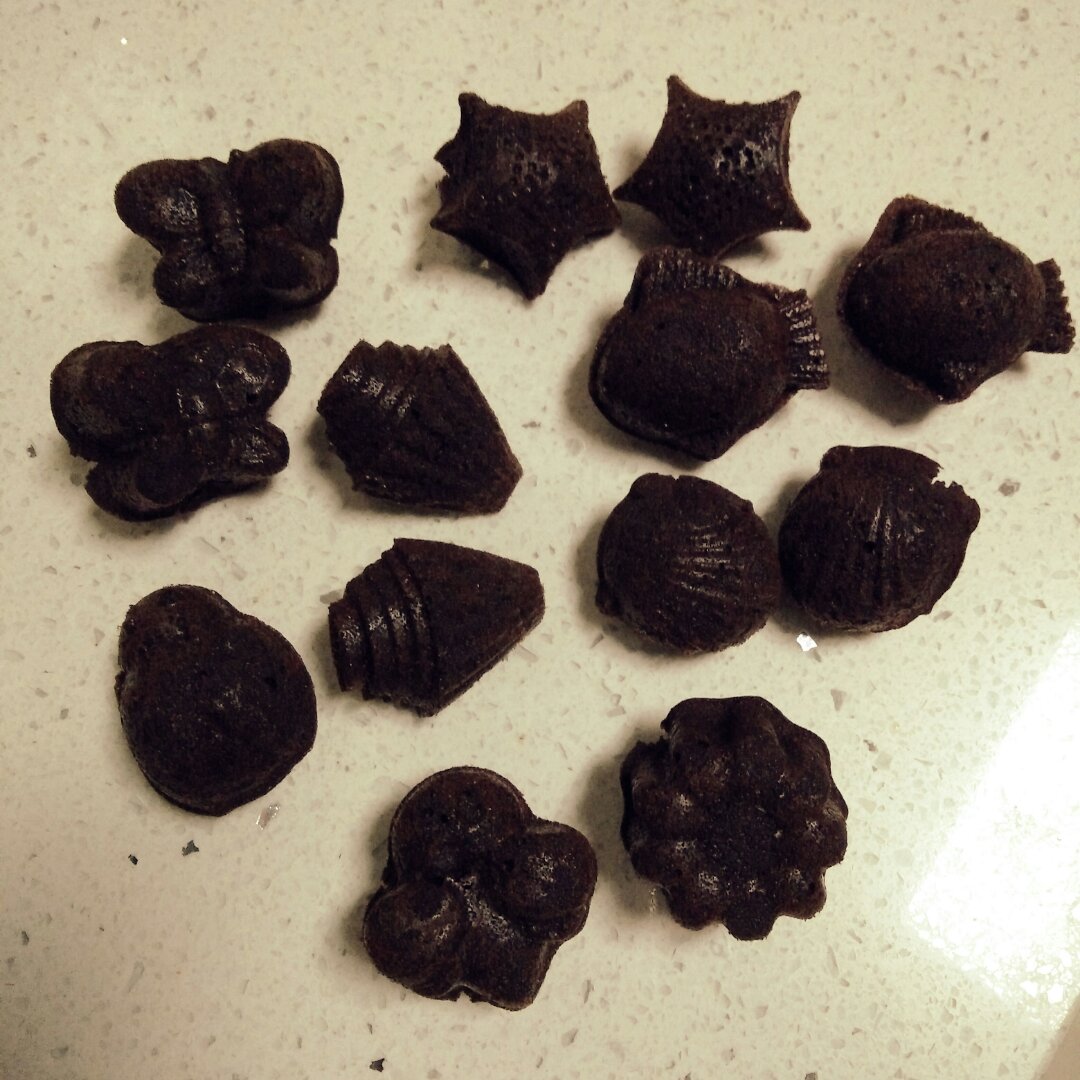 黑贝壳（威士忌黑巧克力玛德琳）