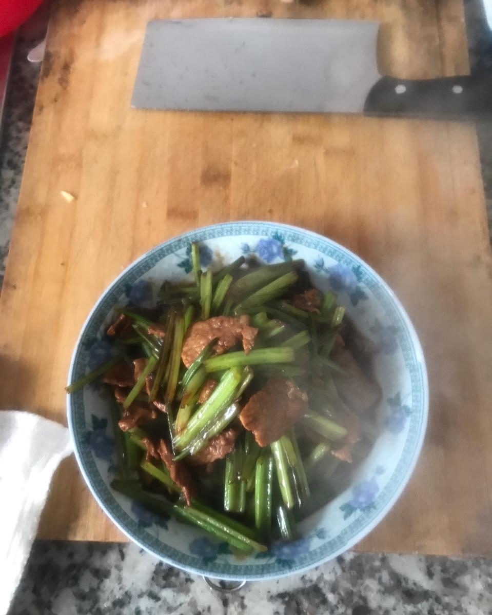 芹菜炒五花肉