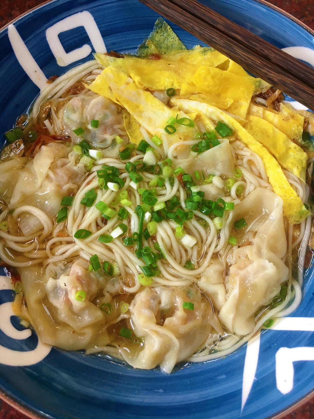 经典港式鲜虾云吞面